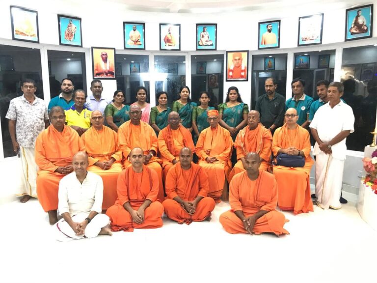 மட்டக்களப்பு விவேகானந்த பூங்காவுக்கு ராமகிருஷ்ண மிஷன் ஸ்வாமிஜிகளின் வருகை